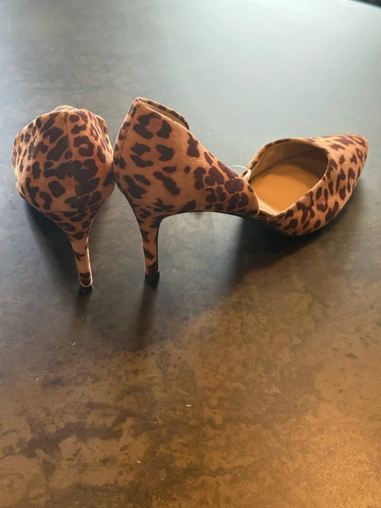 A New Day Leopard Print Pointed Toe heels - Picture 2 of 3